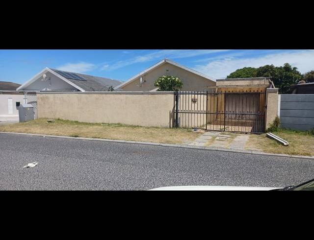 3 BEDROOM HOUSE FOR SALE IN LOTUS RIVER